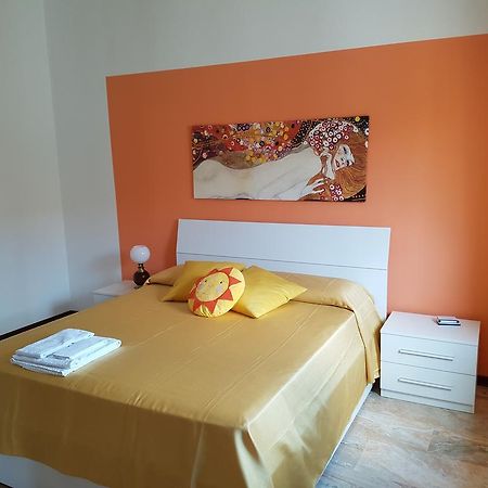 B&B Soleluna Massa Fiscaglia ภายนอก รูปภาพ