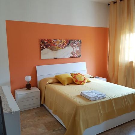 B&B Soleluna Massa Fiscaglia ภายนอก รูปภาพ