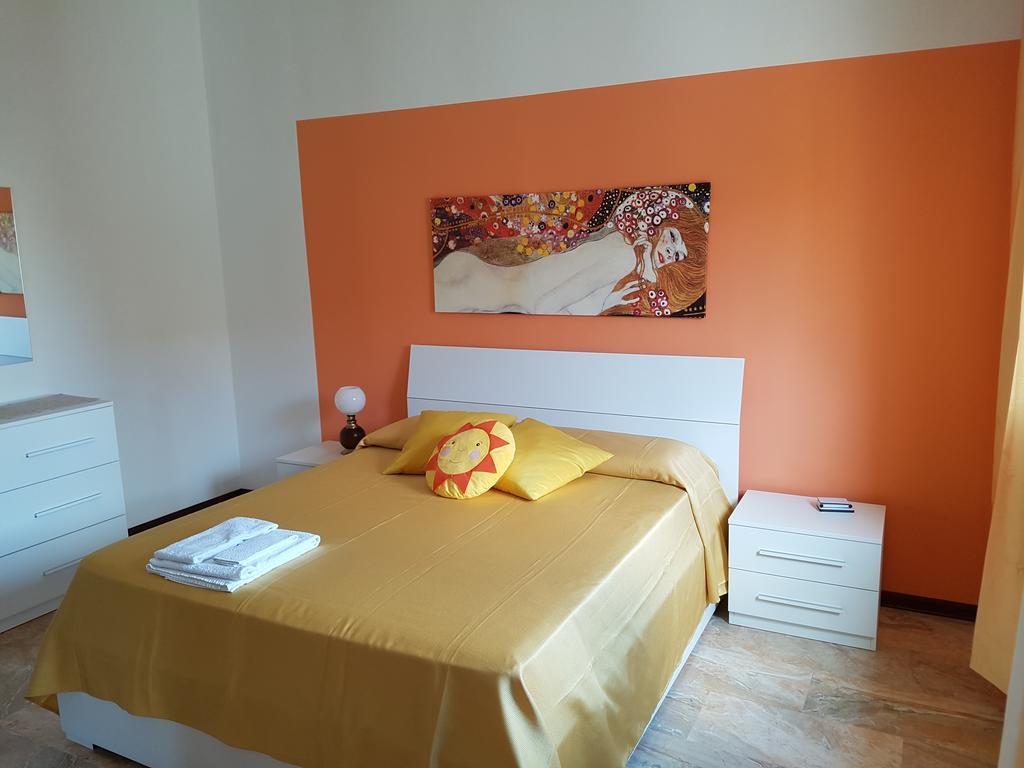 B&B Soleluna Massa Fiscaglia ภายนอก รูปภาพ