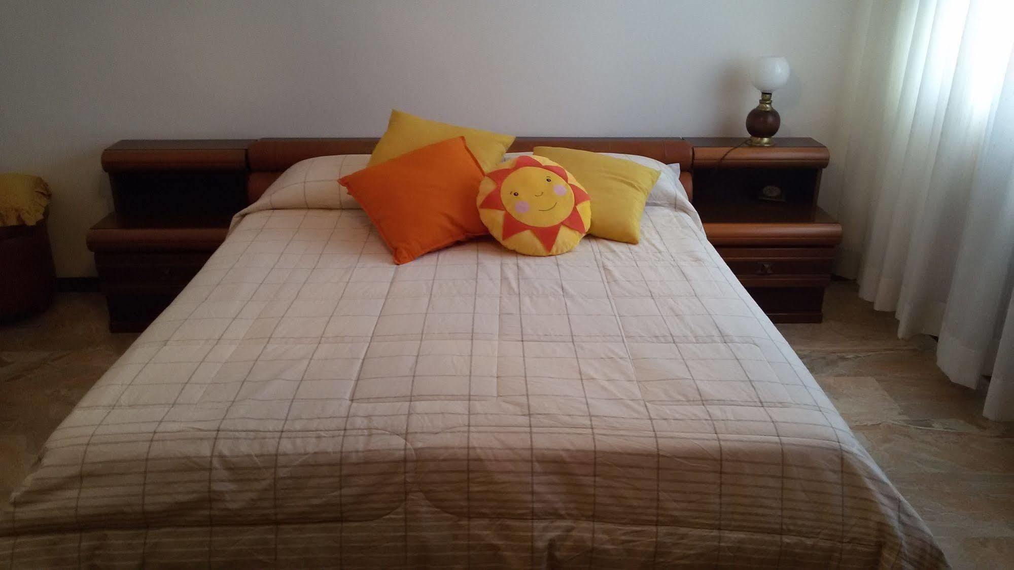 B&B Soleluna Massa Fiscaglia ภายนอก รูปภาพ