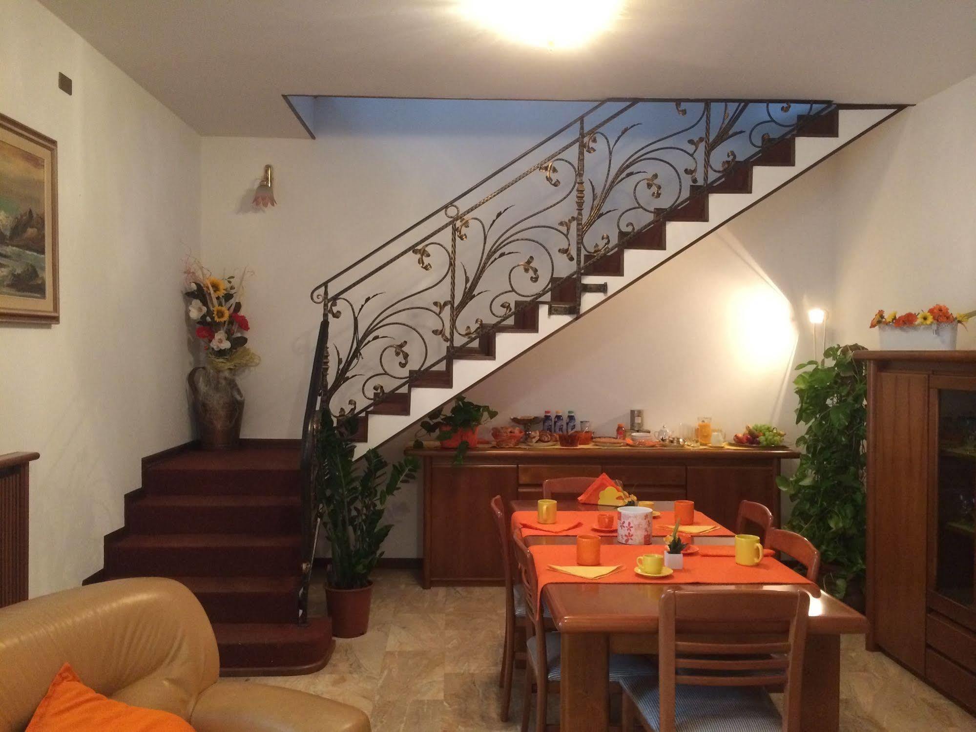 B&B Soleluna Massa Fiscaglia ภายนอก รูปภาพ