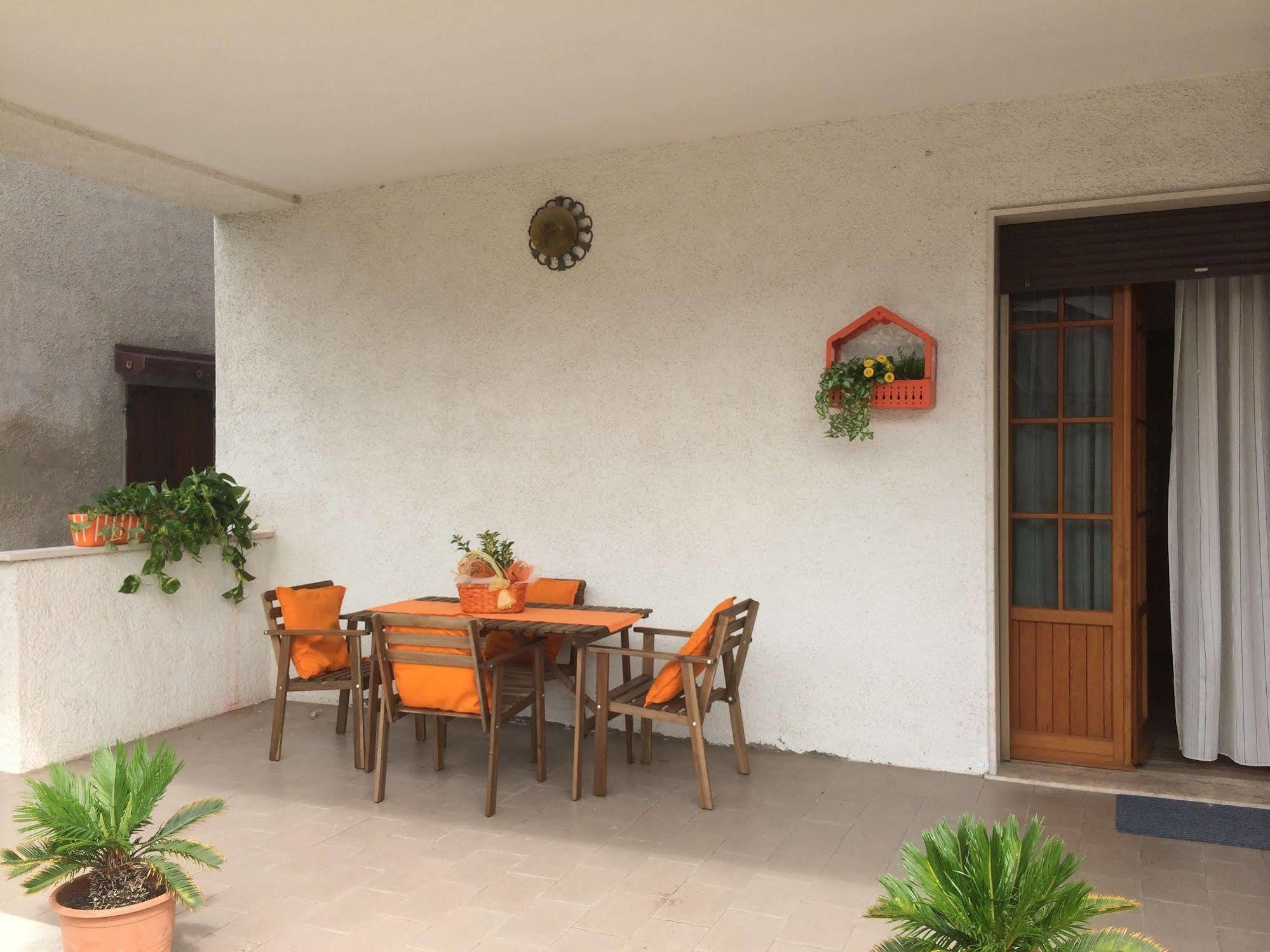 B&B Soleluna Massa Fiscaglia ภายนอก รูปภาพ